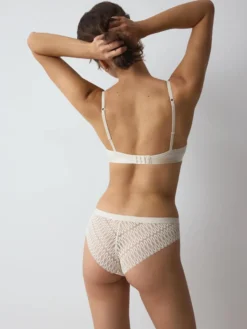 AURA SPOTLIGHT Brazilian knickers