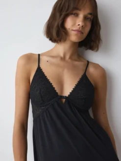 AURA SPOTLIGHT Nightdress