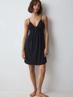 AURA SPOTLIGHT Nightdress