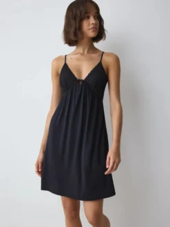AURA SPOTLIGHT Nightdress