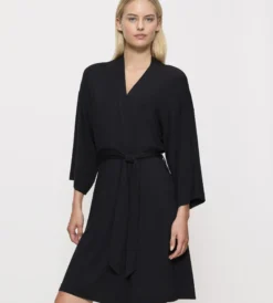AURA SPOTLIGHT Robe