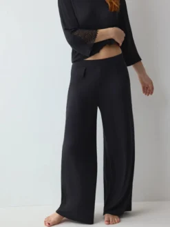 AURA SPOTLIGHT Trousers