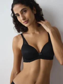 AURA SPOTLIGHT Wired padded bra