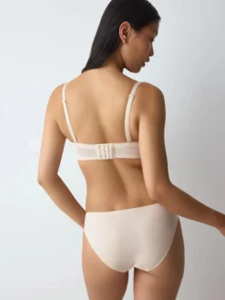 BEAUTY-FULL ESSENTIAL Wired padded bra with detachable straps