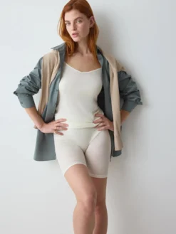 BEAUTY LAYERS Top with spaghetti straps