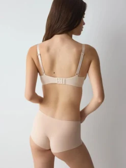 BODY MAKE-UP ESSENTIALS Minimizer bra