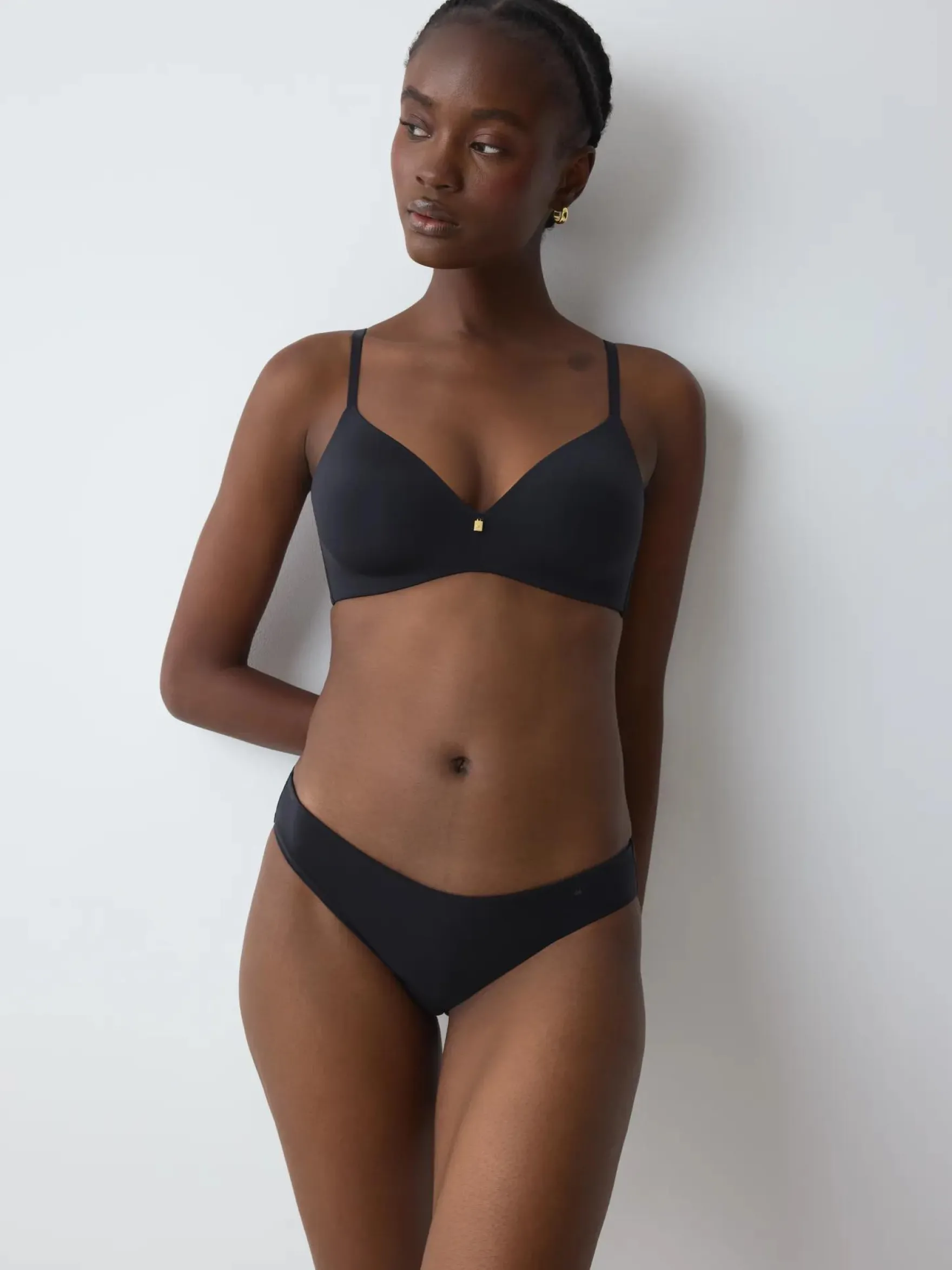 BODY MAKE-UP ESSENTIALS Padded bra