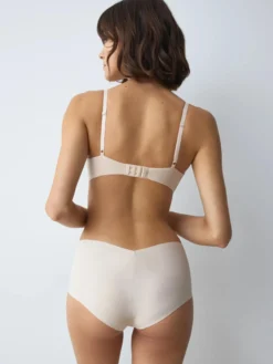 BODY MAKE-UP ESSENTIALS Padded bra