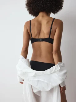 BODY MAKE-UP ESSENTIALS Push-up bra