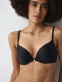BODY MAKE-UP ESSENTIALS Push-up bra