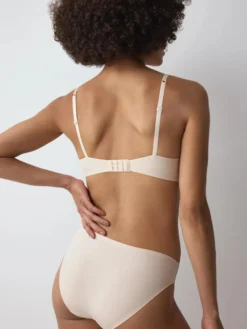 BODY MAKE-UP ESSENTIALS Push-up bra