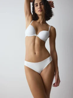 BODY MAKE-UP ESSENTIALS Tai knickers