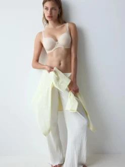 BODY MAKE-UP ESSENTIALS Wired padded bra
