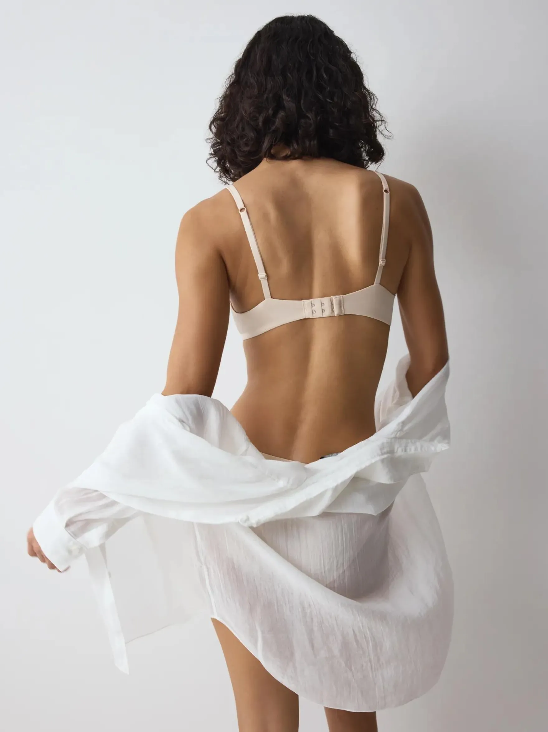 BODY MAKE-UP ESSENTIALS Wired padded bra