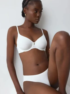 BODY MAKE-UP ESSENTIALS Wired bra