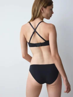 BODY MAKE-UP ESSENTIALS Wired padded bra with detachable straps
