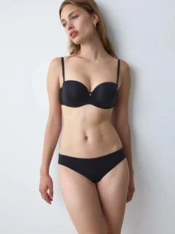 BODY MAKE-UP ESSENTIALS Wired padded bra with detachable straps