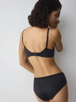 BODY MAKE-UP SOFT TOUCH Non-wired bra