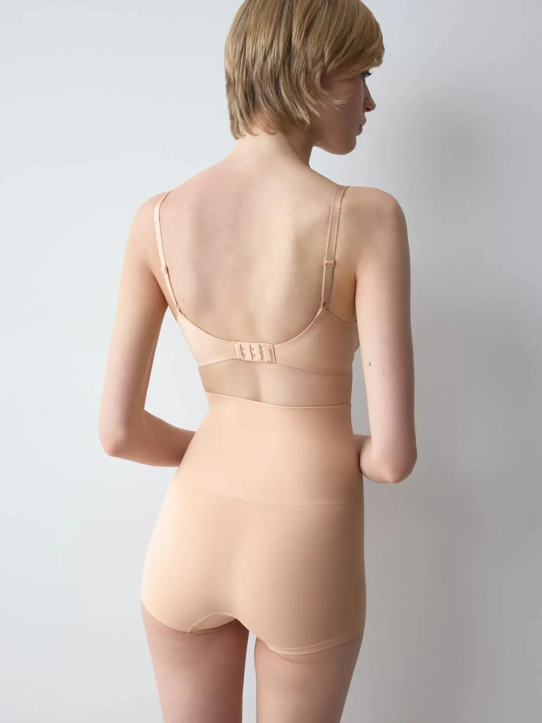 BODY MAKE-UP SOFT TOUCH Wired padded bra