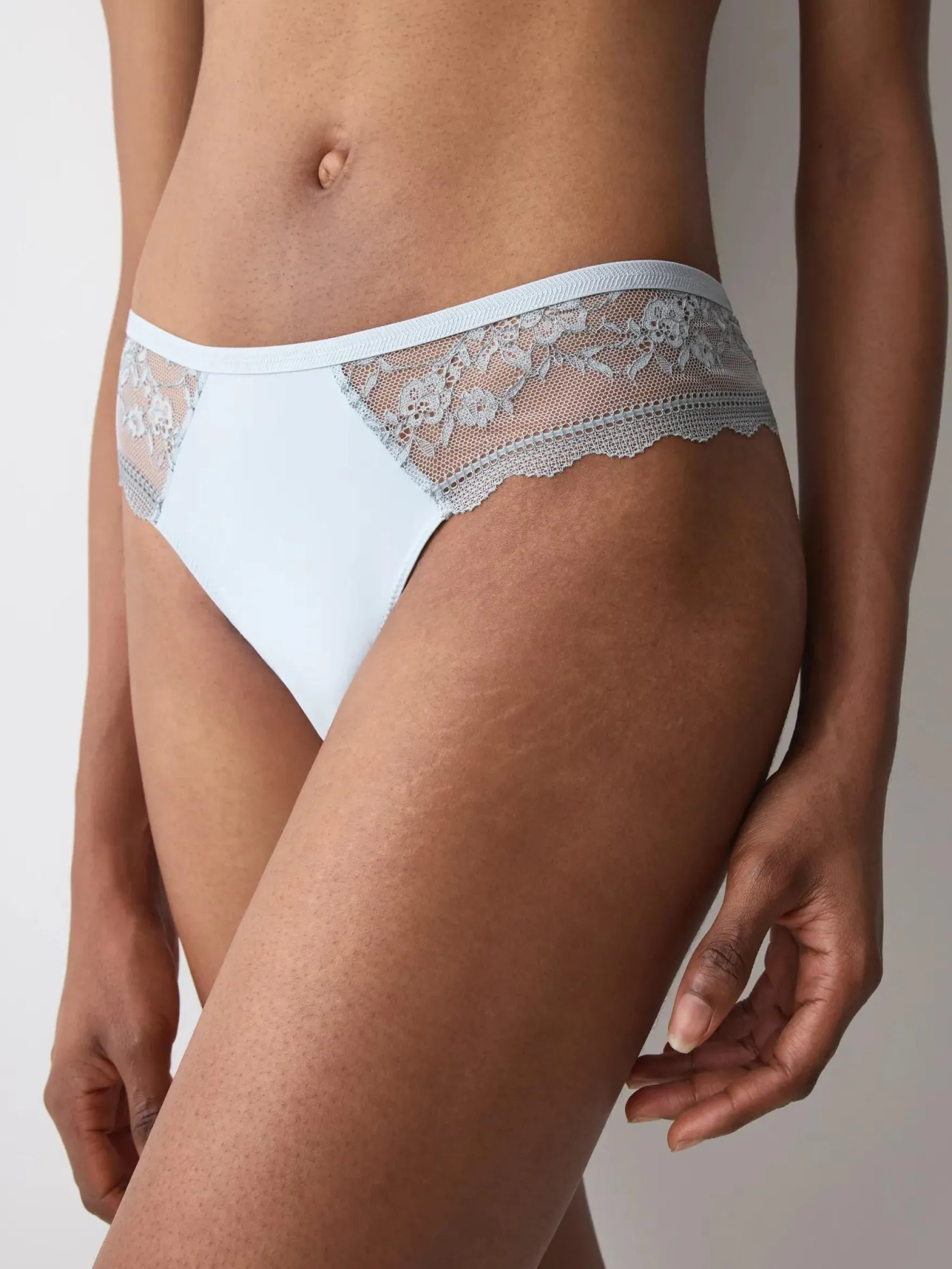 COMFORT ALLURE String