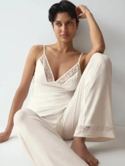 COMFORT ALLURE Top with spaghetti straps
