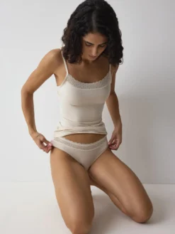 FEEL OF MODAL String