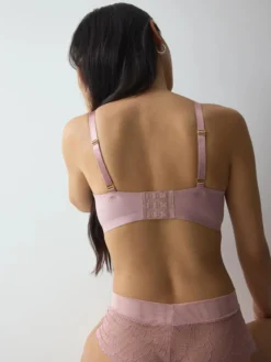 LOVE IN LACE Bralette