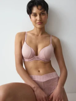 LOVE IN LACE T-shirt bra