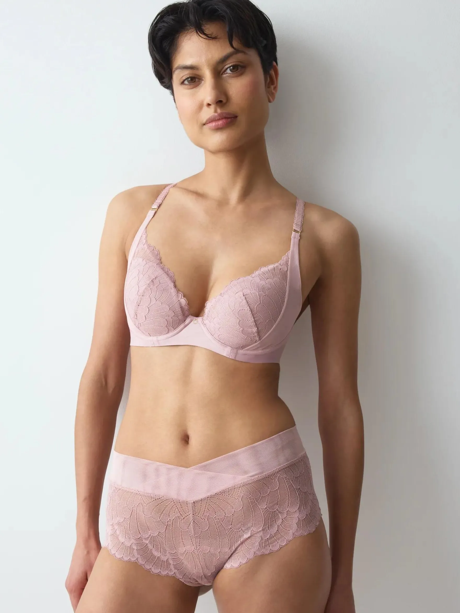 LOVE IN LACE Wired padded bra