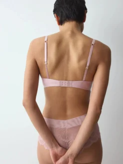 LOVE IN LACE Wired padded bra