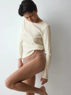 PRETTY MODAL String