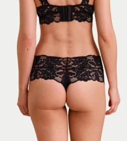REESA String