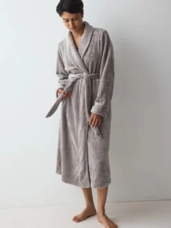 ROBES Robe