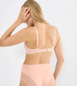 SHAPING IMPRESSIONS Wired padded bra