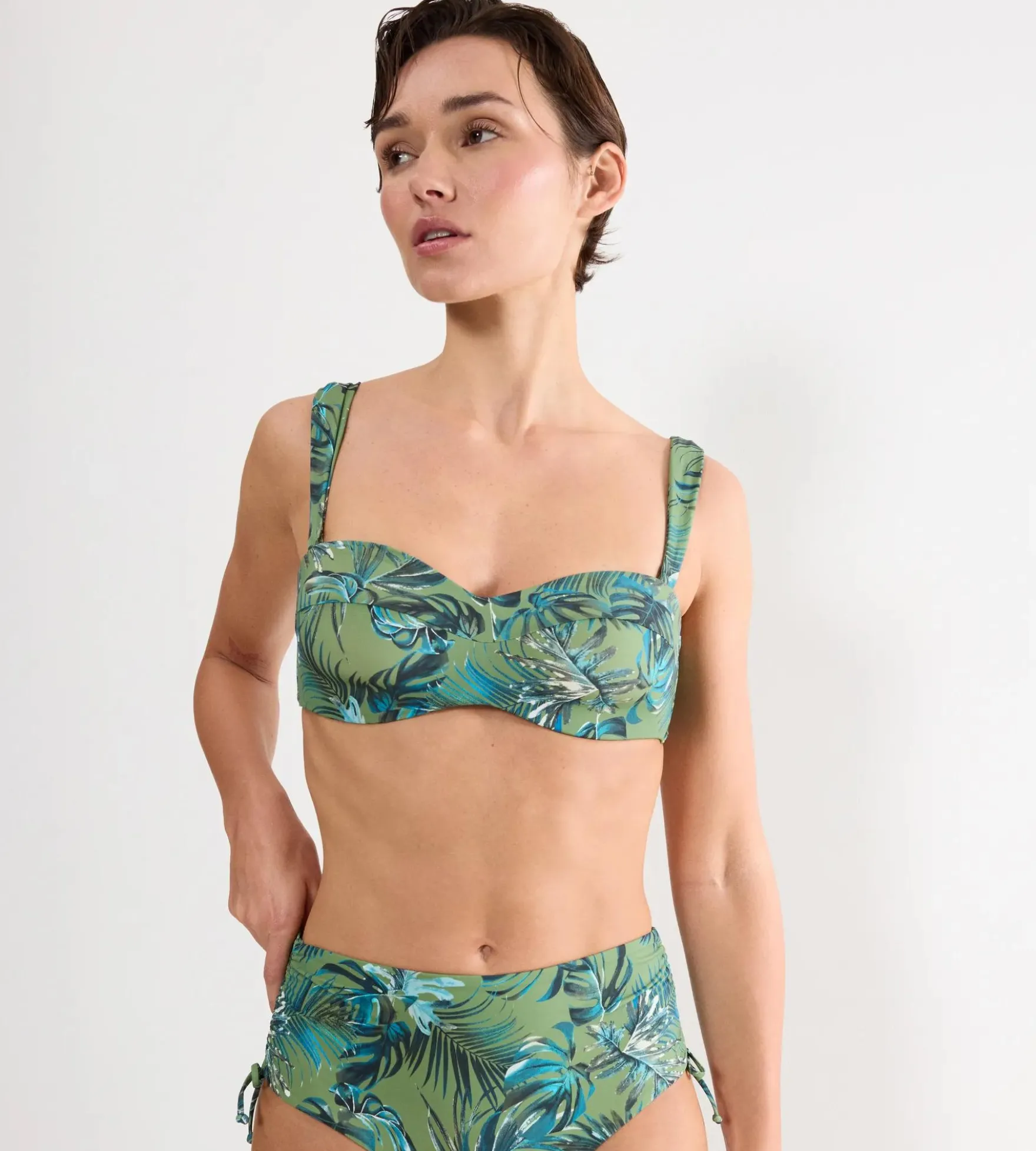 SUMMER ALLURE Padded bikini top with detachable straps