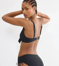 SUMMER TWIST Wired bikini top