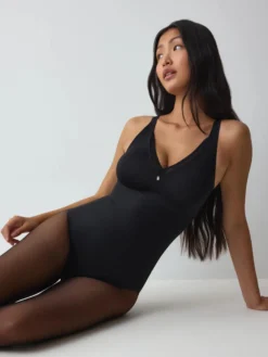 TRUE SHAPE SENSATION Shaping body
